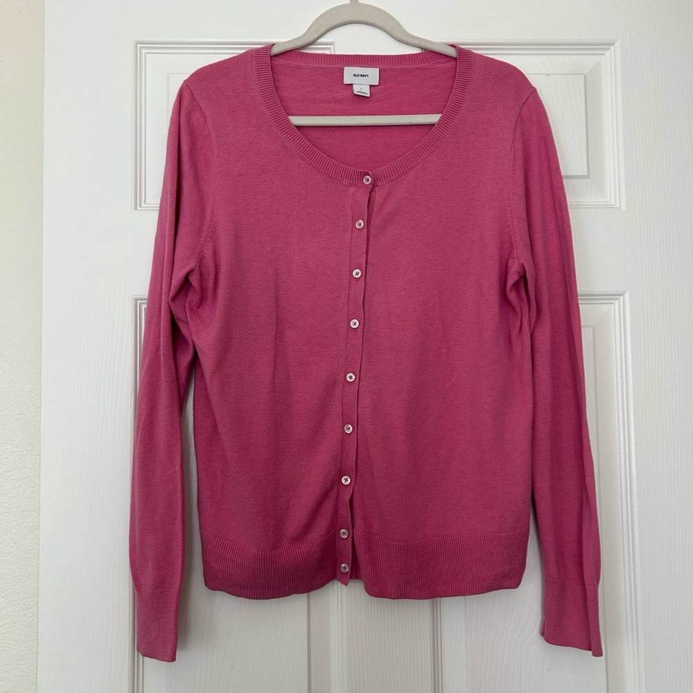 Old Navy Women’s Pink Classic Crew Neck Cardigan L